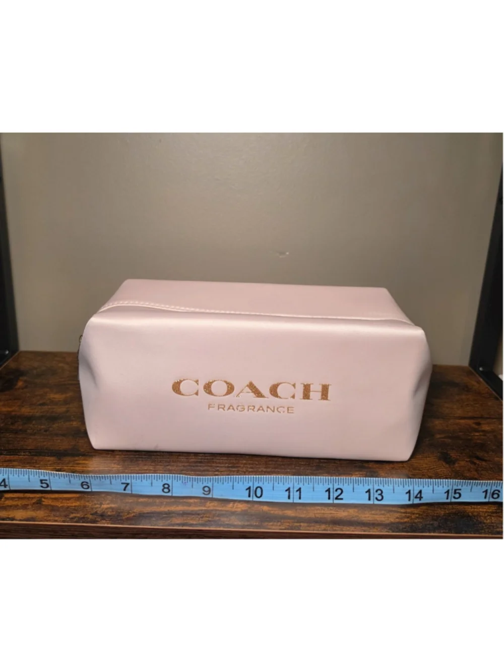 🚨LOW START Coach Cosmetic Bag Pink with Gold Hardware - Picture 1 of 8